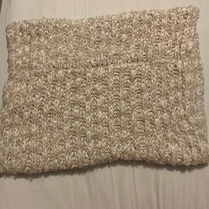 Knitted scarf